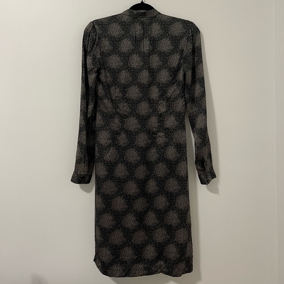 Club Monaco 100% Silk Long-sleeve Black Patterned Pleated Midi Dress Size 0 - Picture 3 of 8